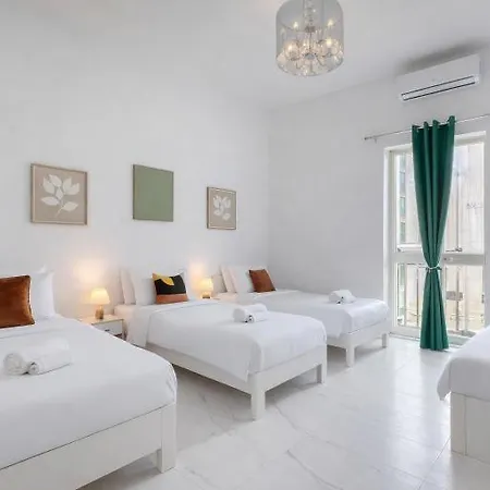 شقة Bright & Modern 2br - Prime Walkable Area سليمة