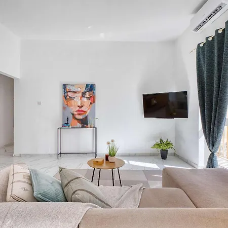 Bright & Modern 2br - Prime Walkable Area *