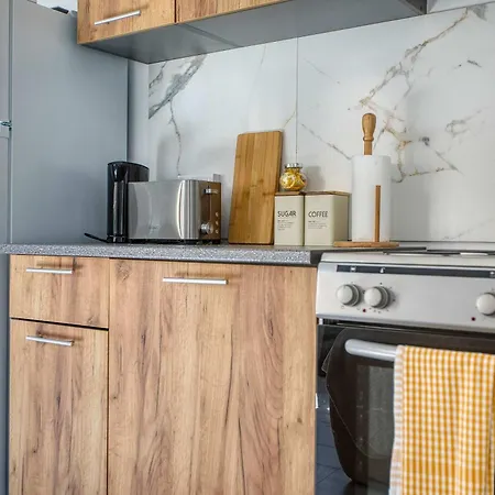 Bright & Modern 2br - Prime Walkable Area شقة