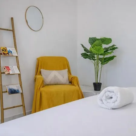 Bright & Modern 2br - Prime Walkable Area